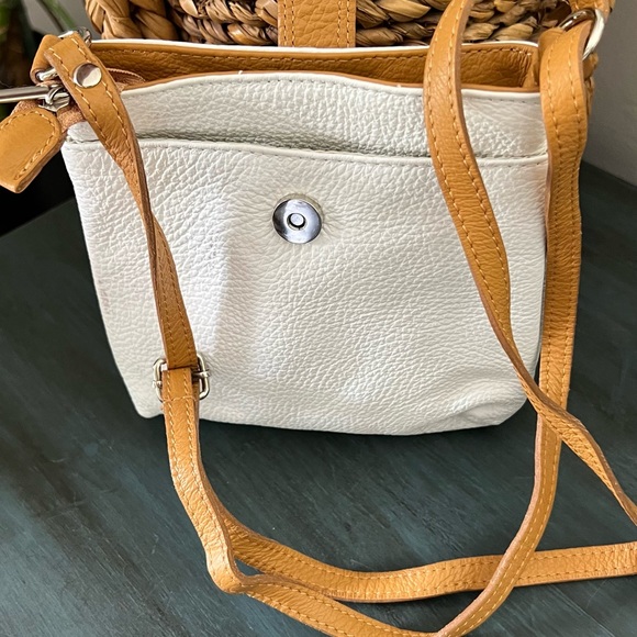 Italian Leather Crossbody in white - Picture 2 of 5